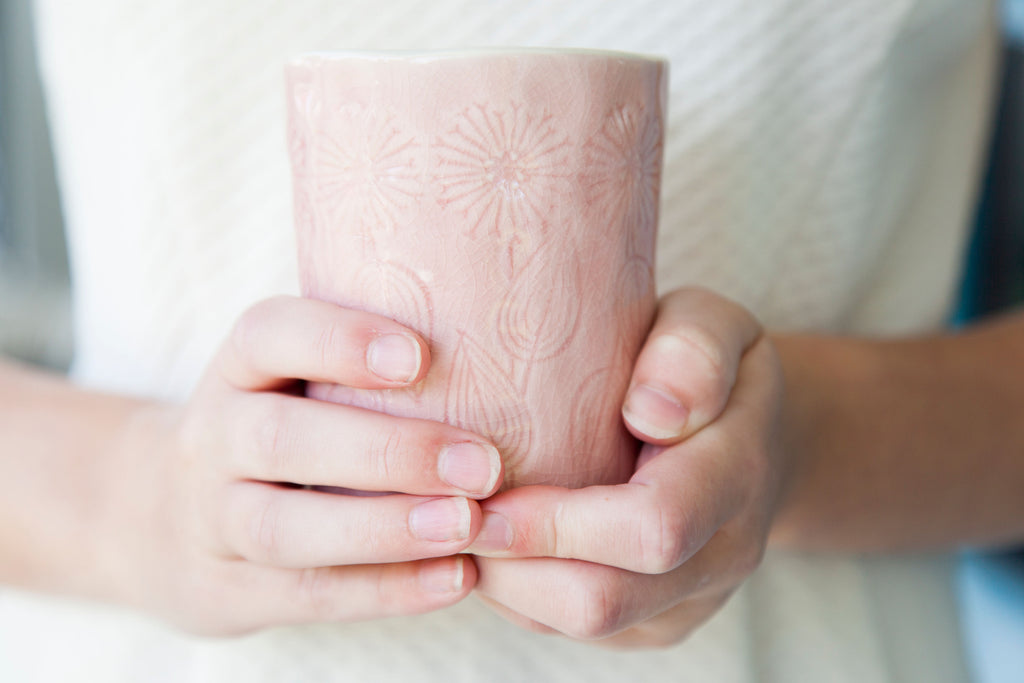 Becher | Mug BATVIK - rosé mit Muster