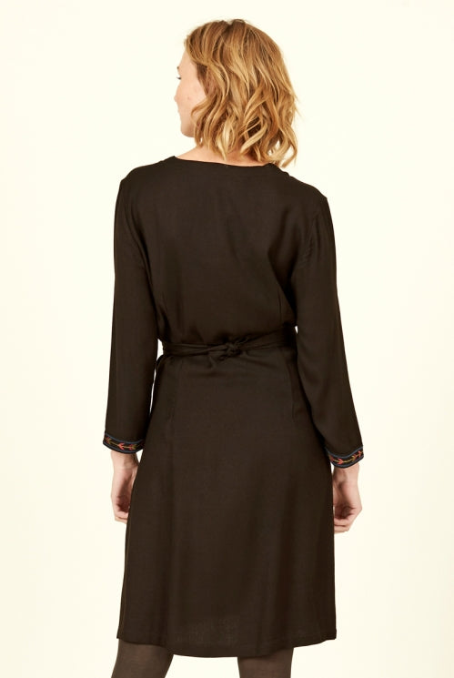 Besticktes Kleid - Embriodered Dress