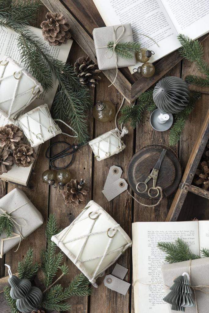 Weihnachtsschmuck Baum - gefaltetes Papier m. Magnetverschluss z. hängen - grau