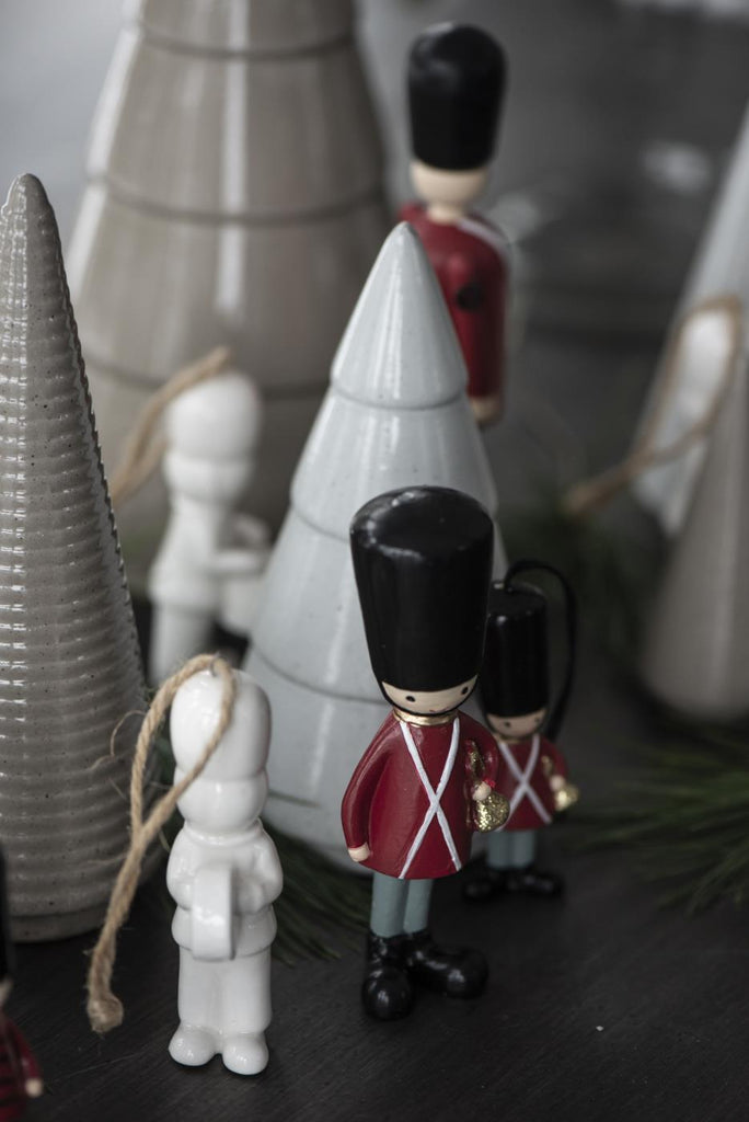 Tannenbaum breite Rillen länglich